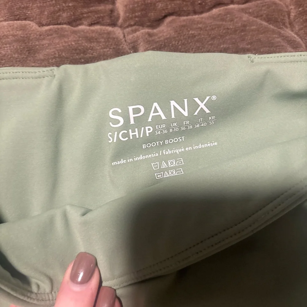 SPANX booty boost Leggings in light green - Picture 2 of 2